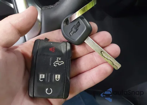 2021 Chevrolet Silverado 1500 2Wd Short Bed Custom z USA, uszkodzony, nr VIN 1GCPWBEK9MZ234156